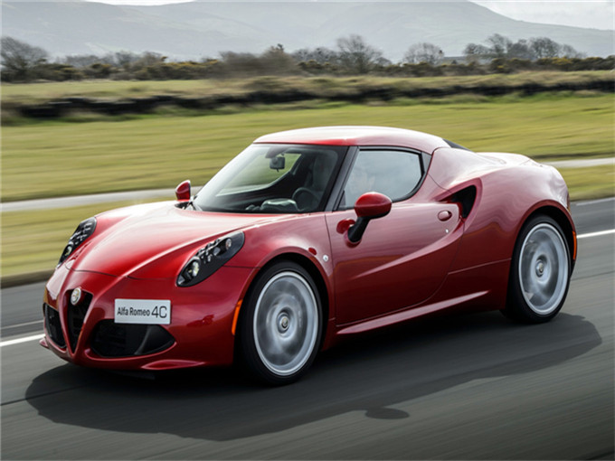 潍坊租车资讯-开车时遇到方向盘出故障如何判断